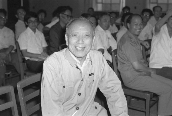 1994年6月，陈省身当选为首批kaiyun官网入口外籍院士